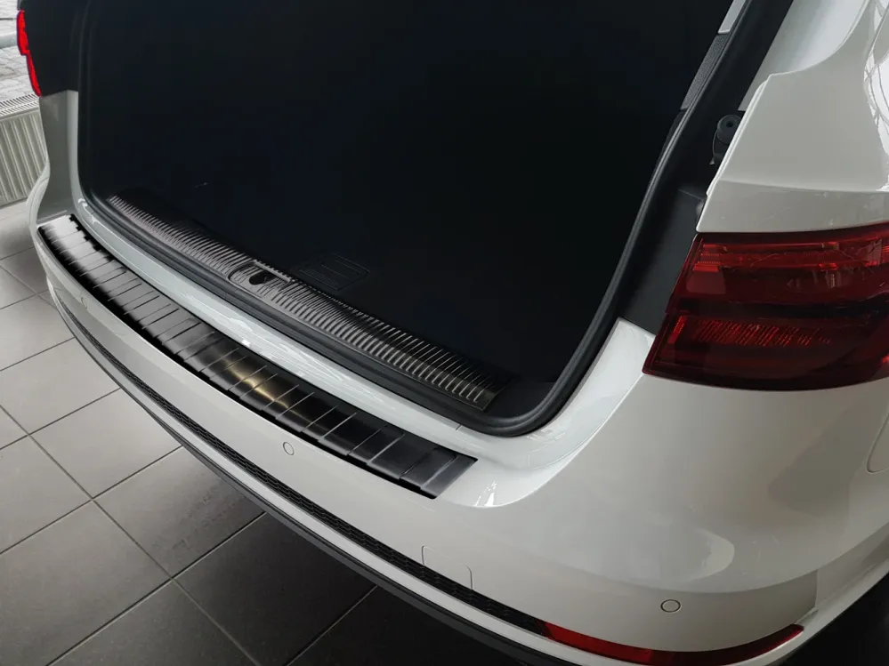 Bakfangerbeskytter Audi A4 B9 Avant (2015-2024) – Rustfritt stål | Avisa