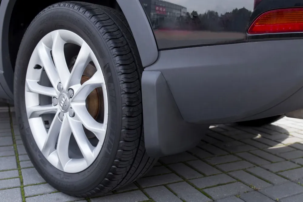 Skvettlapp Audi Q3 / RS Q3 8U – ABS | Ven-Tuning