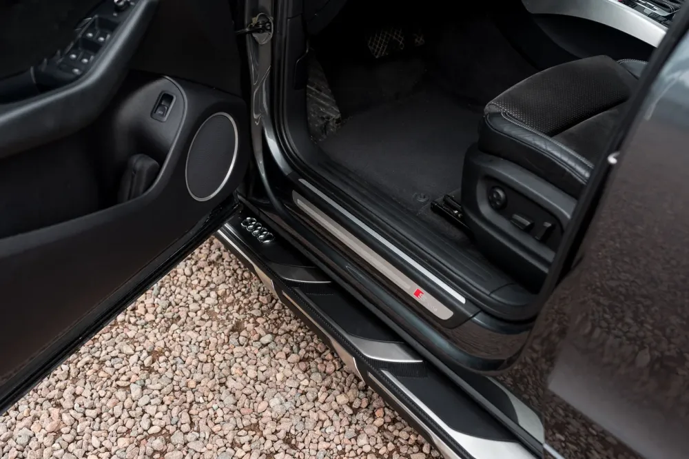 Stigtrinn Audi Q5 8R Ventshield (2008-2016)