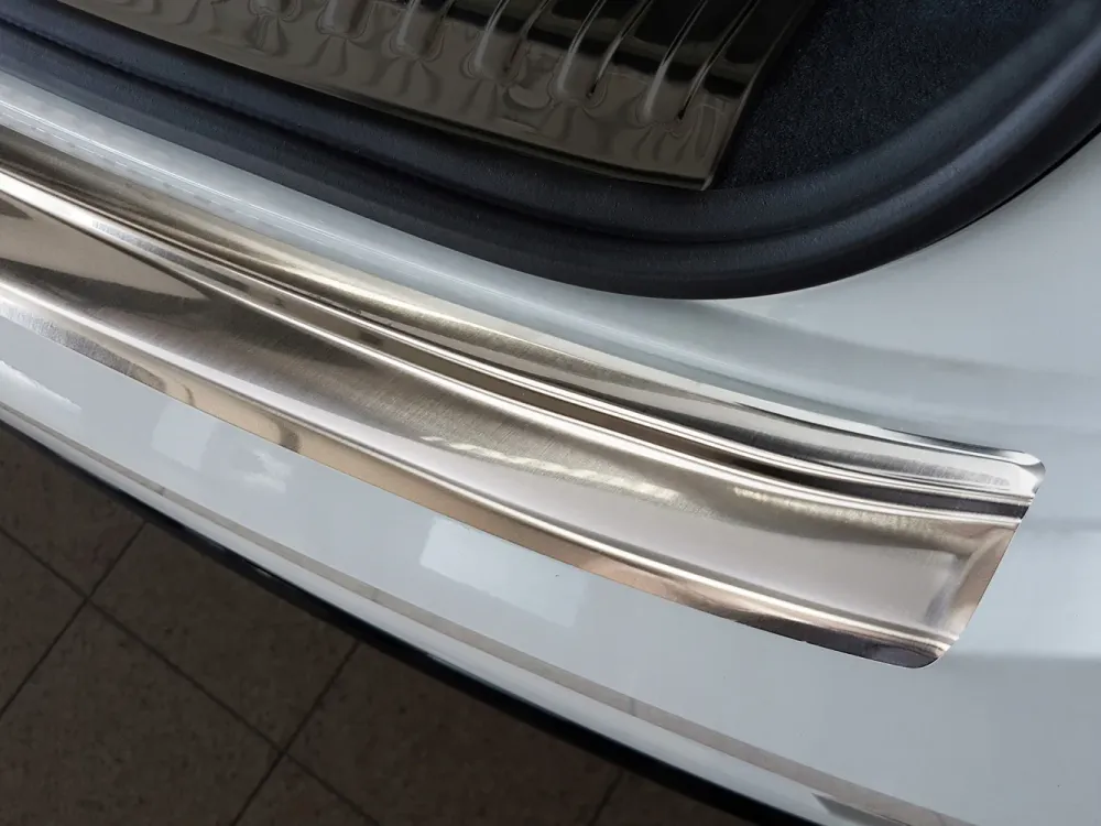 Bakfangerbeskytter Audi Q8 (2018-) – Rustfritt stål | Avisa