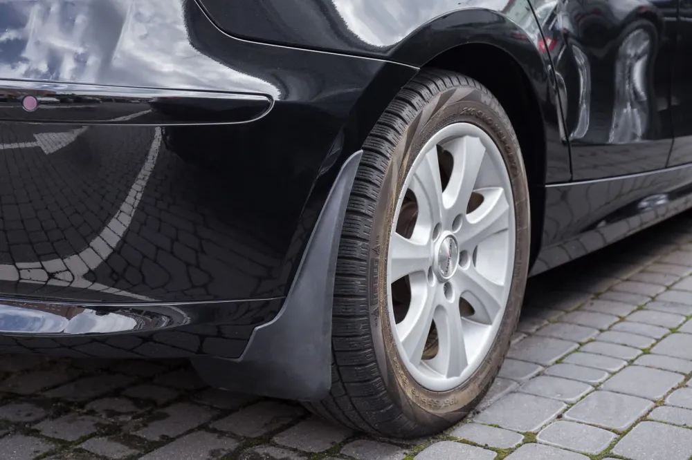 Skvettlapp Bmw 1 E81 E82 E87 E87n E88 – ABS | Ven-Tuning