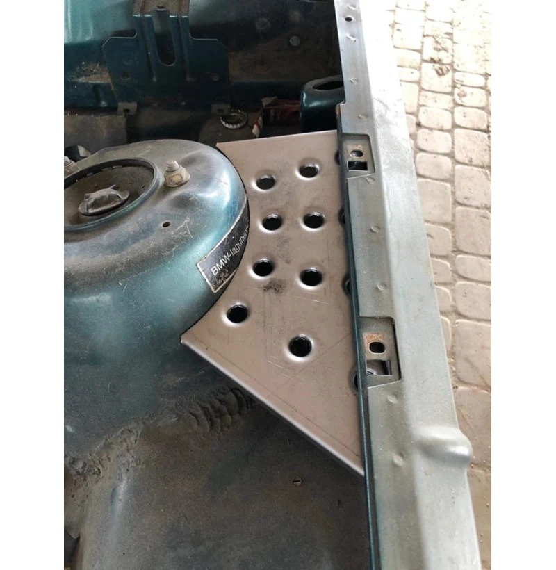 BMW E30 Karosseriforsterkning Fjærbeintopp – Side