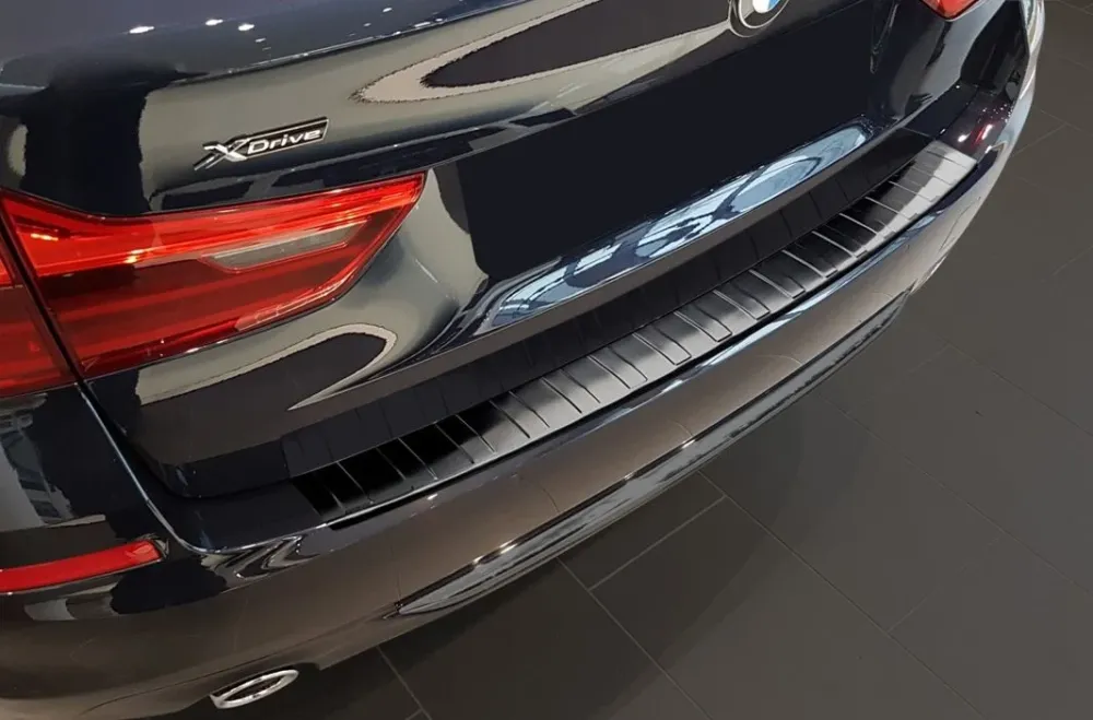 Bakfangerbeskytter BMW 5 G31 Touring 17-20 – Svart Børstet Stål | Avisa