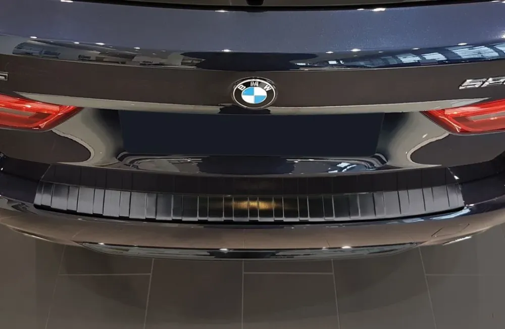 Bakfangerbeskytter BMW 5 G31 Touring 17-20 – Svart Børstet Stål | Avisa