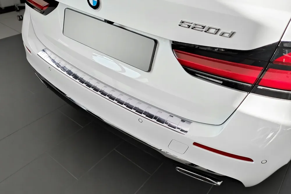 Bakfangerbeskytter BMW 5 G31 Touring 20-23 – Krom Børstet Stål | Avisa