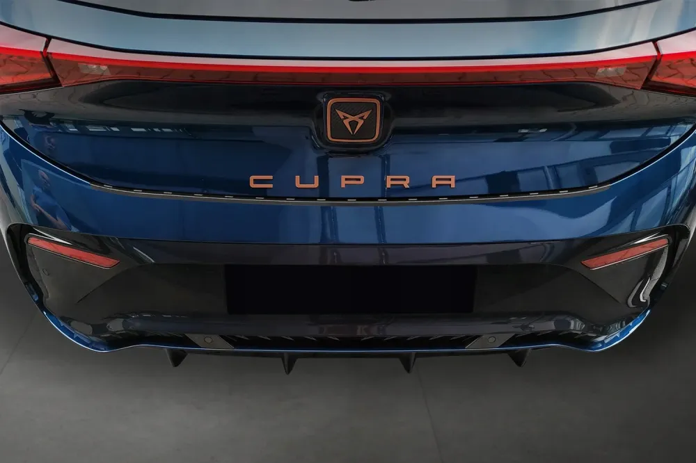Bakfangerbeskytter Cupra Born (2022-) – Rustfritt stål | Avisa