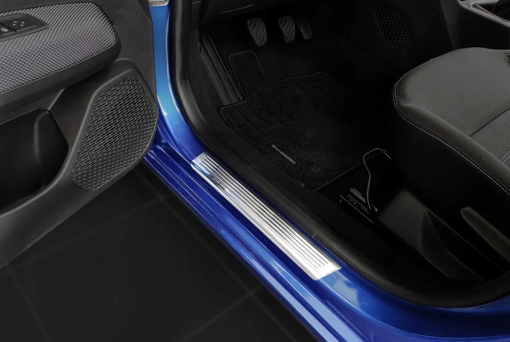 Dørbeskytter Dacia Sandero III/Dacia Sandero III Stepway (2021-) – Rustfritt stål | Avisa
