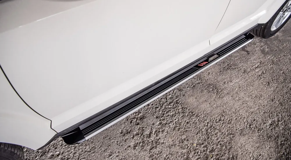 Stigtrinn Dodge Journey Ventshield (2008-2020)