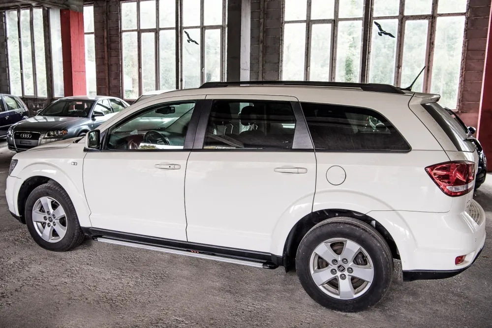 Stigtrinn Dodge Journey Ventshield (2008-2020)