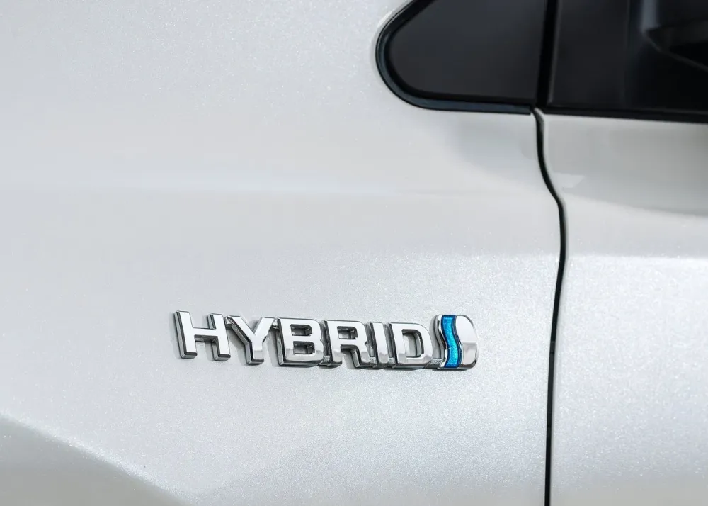 Emblem Toyota RAV4 IV Hybrid Skjerm
