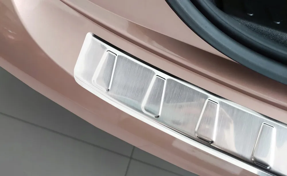 Bakfangerbeskytter Fiat 500e II (2020-) – rustfritt stål | Avisa