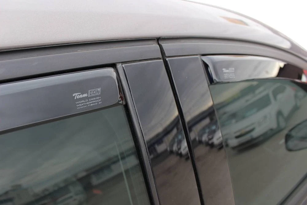 Vindavviser Ford Focus III Stasjonsvogn (2011-2018) – PMMA Plexi | Heko