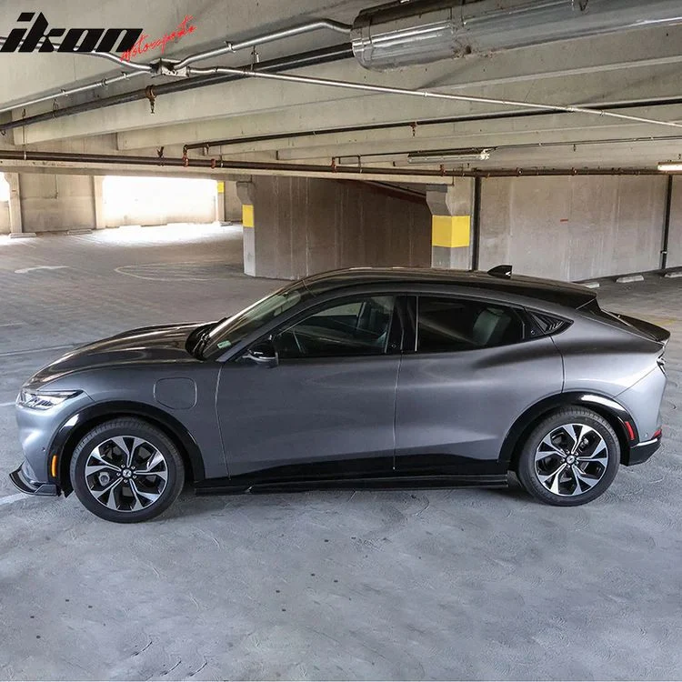 Sideskjørt Ford Mustang Mach‑E 2021–2023 - høyglans svart