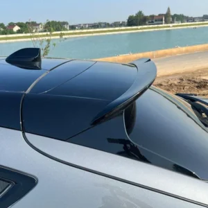 Takspoiler Ford Mustang Mach‑E 2021–2023 - V2 glans svart