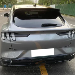 Takspoiler Ford Mustang Mach‑E 2021–2023 - V1 svart høyglans