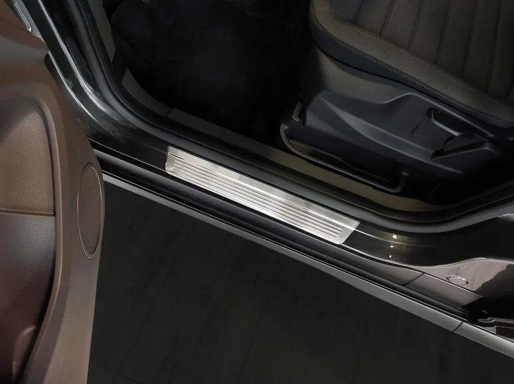 Dørbeskytter Ford Transit Connect II / Tourneo Connect II – Rustfritt stål | Avisa