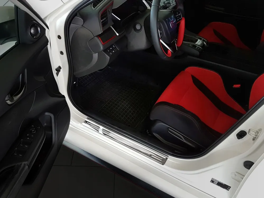 Dørbeskytter Honda Civic X (2017-) – Rustfritt stål | Avisa