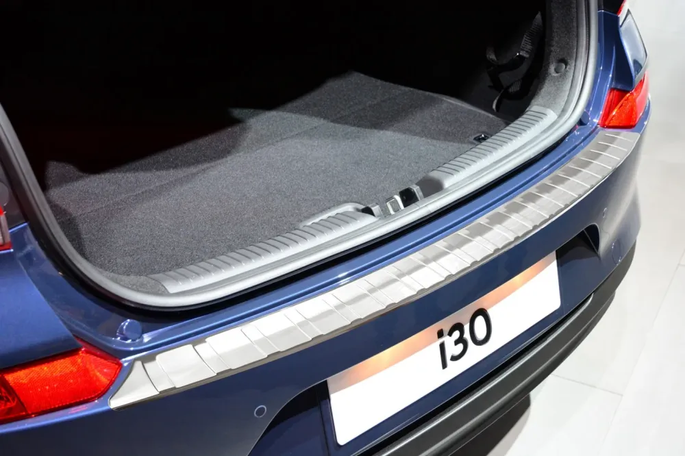 Bakfangerbeskytter Hyundai i30 III Hatchback (2017-) – Rustfritt stål | Avisa