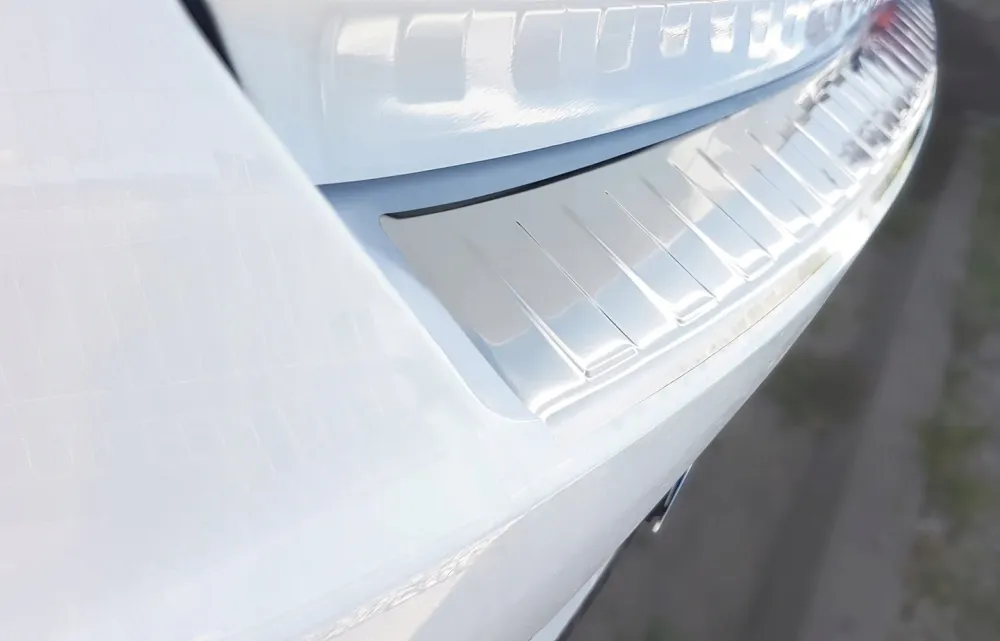 Bakfangerbeskytter Hyundai i30 III Hatchback Facelift (2020-) – Rustfritt stål | Avisa