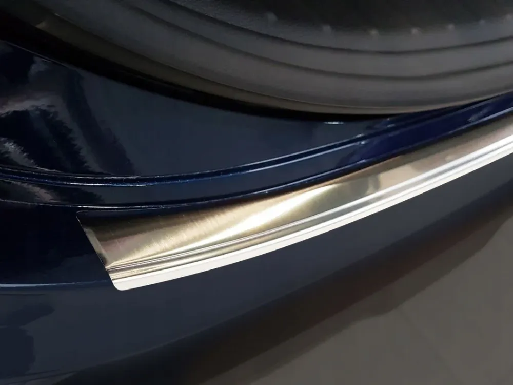 Bakfangerbeskytter Hyundai Santa Fe IV (2018-2020) – Rustfritt stål | Avisa