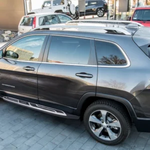 Stigtrinn Jeep Cherokee V V-Class Ventshield (2013-2018)