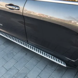 Stigtrinn Jeep Cherokee Ventshield (2013-2023)