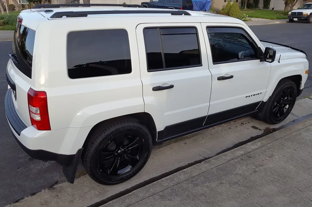 Skvettlapp Jeep PATRIOT facelift (2011-2017) – ABS | Ven-Tuning