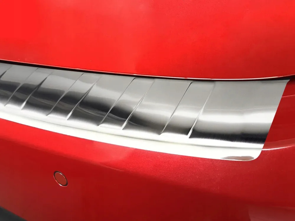 Bakfangerbeskytter Kia Ceed III 5D Hatchback (2018-) – Rustfritt stål | Avisa