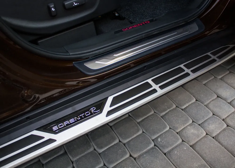 Stigtrinn Kia Sorento Ventshield (2009-2014)