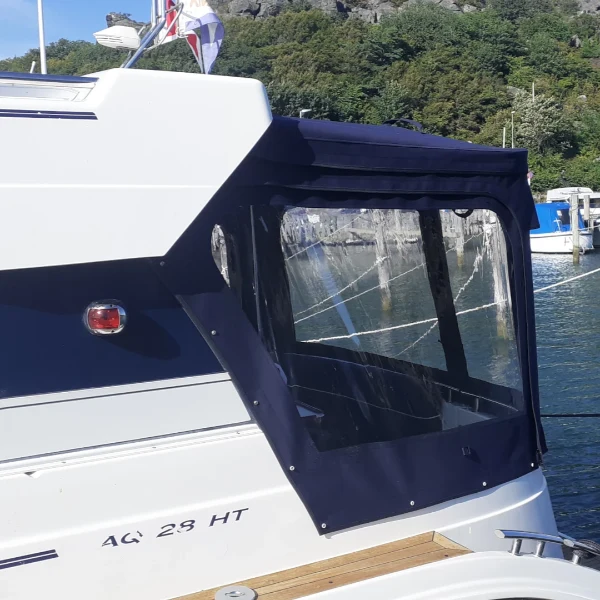 Aquador 28 HT båtkalesje