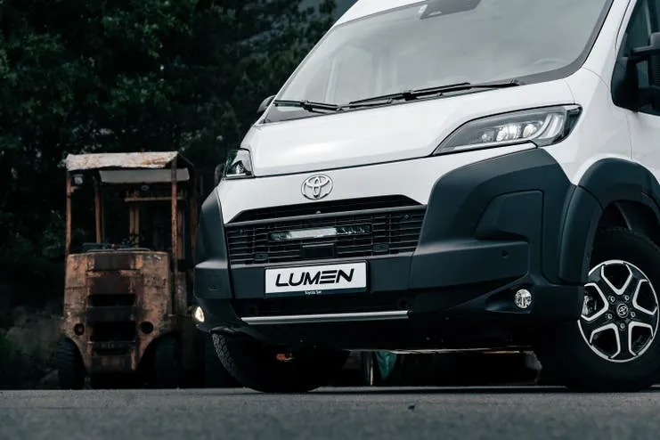 Lumen grillkit Toyota Pro Ace Max 2024+
