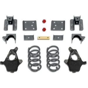 MaxTrac 14-16 GM C/K1500 2WD/4WD Single Cab w/Cast Steel Susp. 4in/6in Lowering Kit
