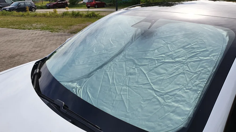Privacy Shield Tesla Model Y - Frontrute - Ett stykke