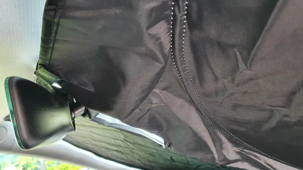 Privacy Shield Tesla Model Y - Frontrute - Ett stykke