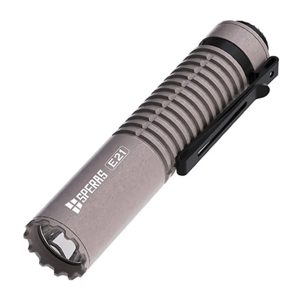 Speras E21 lommelykt i titanium legering