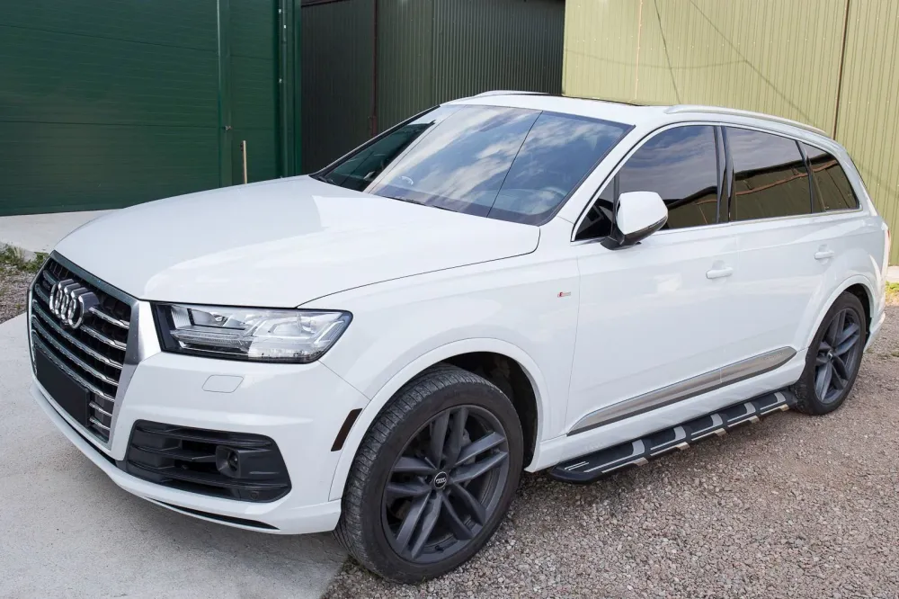 Stigtrinn Audi Q7 4M Ventshield (2015-)