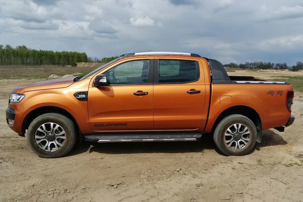 Stigtrinn Ford Ranger Wildtrack Ventshield (2016-2022)