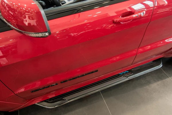 Stigtrinn Jeep Grand Cheeroke Ventshield (2010-2020)