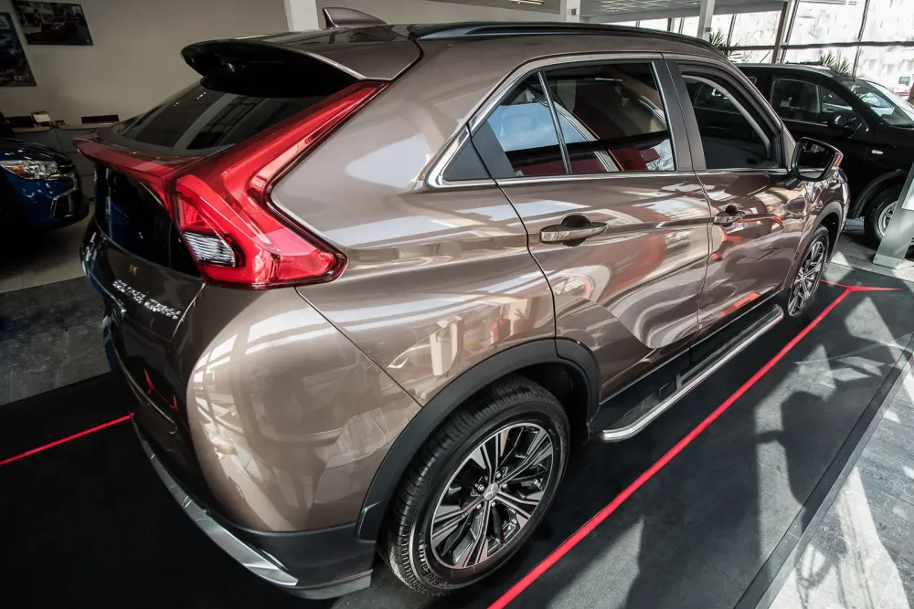 Stigtrinn Mitsubishi Eclipse Cross Ventshield (2018-)