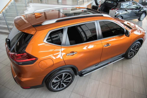 Stigtrinn Nissan X-Trail III (T32) Ventshield (2013-2021)