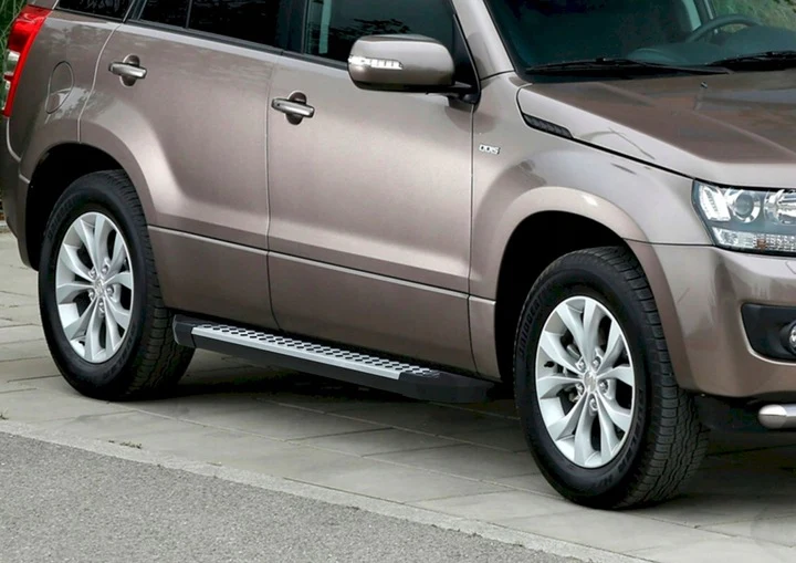 Stigtrinn Suzuki Grand Rival (2005-2016)