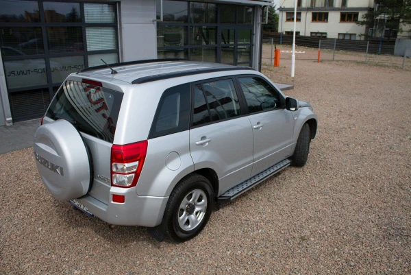 Stigtrinn Suzuki Grand Ventshield (2005-2014)