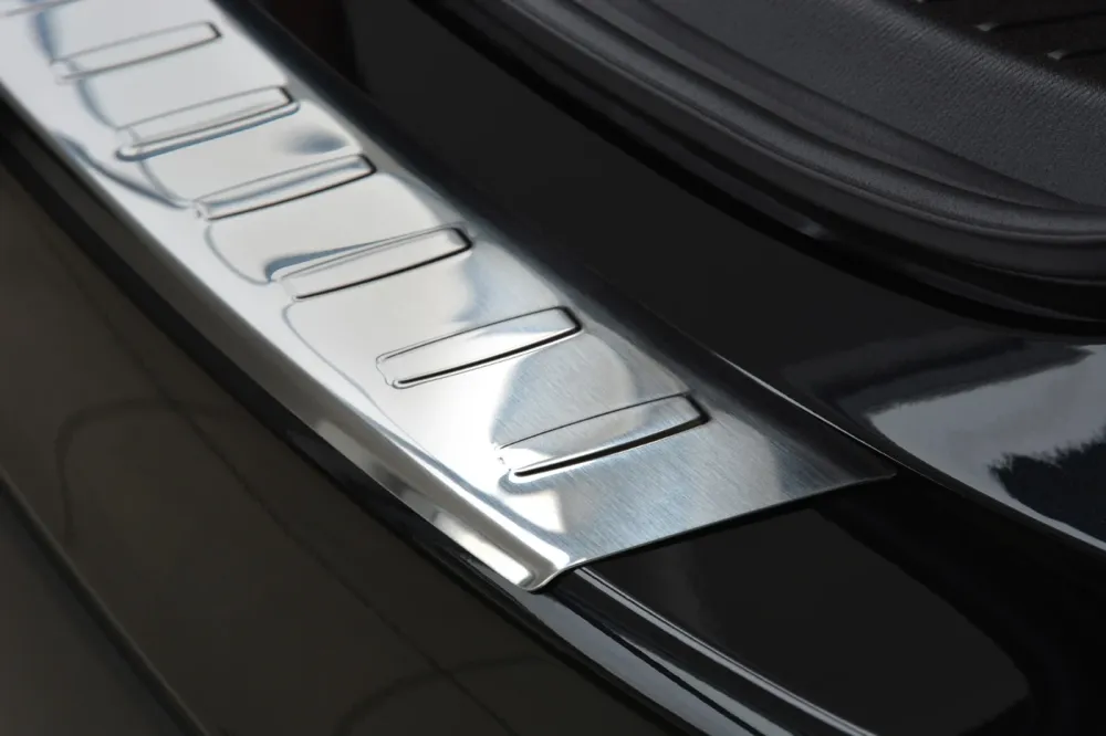 Bakfangerbeskytter Mazda 3 hatchback (2013-2019) – Rustfritt stål | Avisa