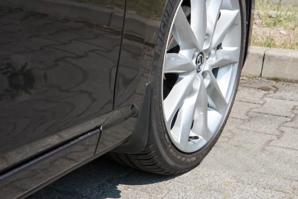 Skvettlapp Mazda 3 (2014-) – ABS | Ven-Tuning