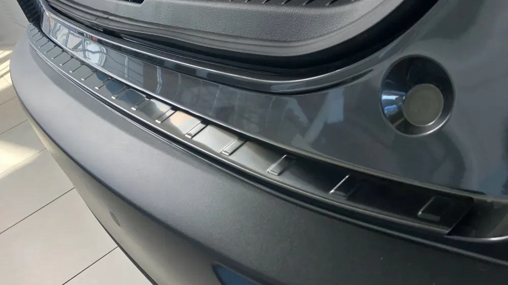 Bakfangerbeskytter Mazda CX-30 (2019-) – rustfritt stål | Avisa