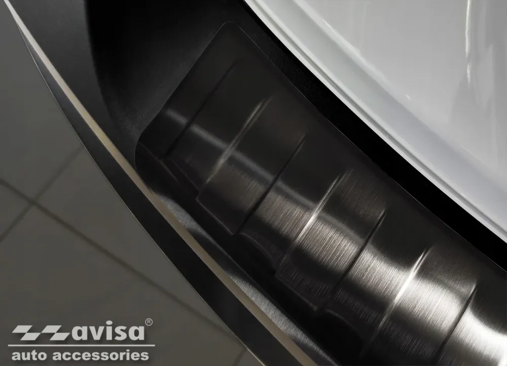 Bakfangerbeskytter Mazda MX-30 (2020-) – rustfritt stål + carbon | Avisa