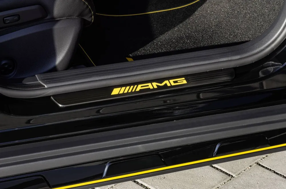Dørbeskytter Mercedes AMG LED lighting Black&Yellow Edition – Rustfritt stål | Mercedes OEM