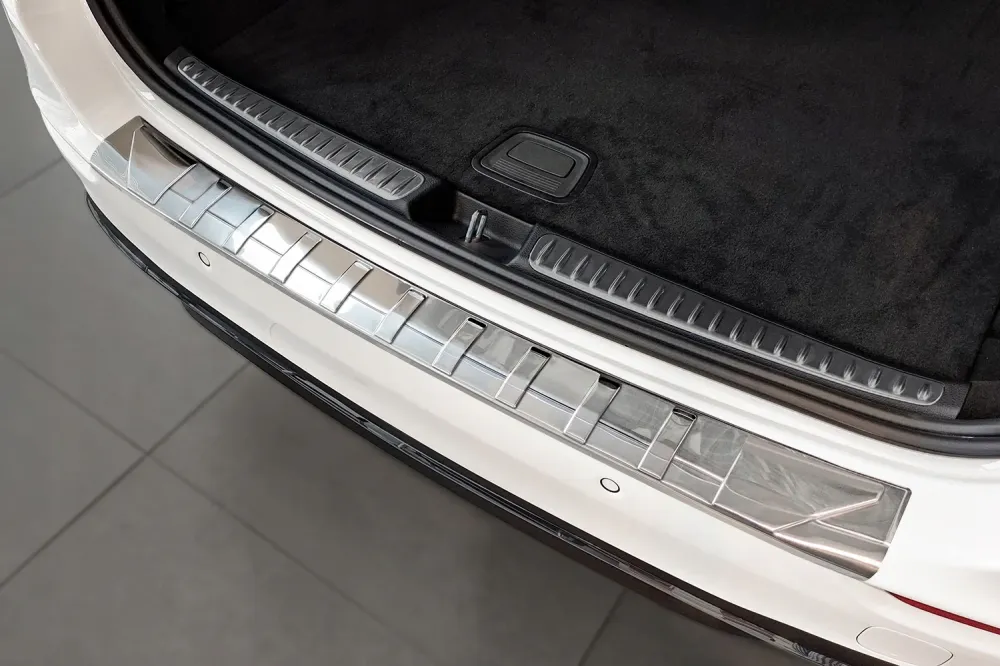 Bakfangerbeskytter Mercedes C (S206) T Model (2021-) – Rustfritt stål | Avisa