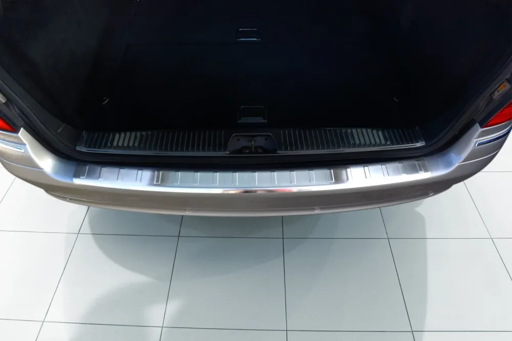 Bakfangerbeskytter Mercedes E-Class W 211 T-model (2002-2009) – Rustfritt stål | Avisa