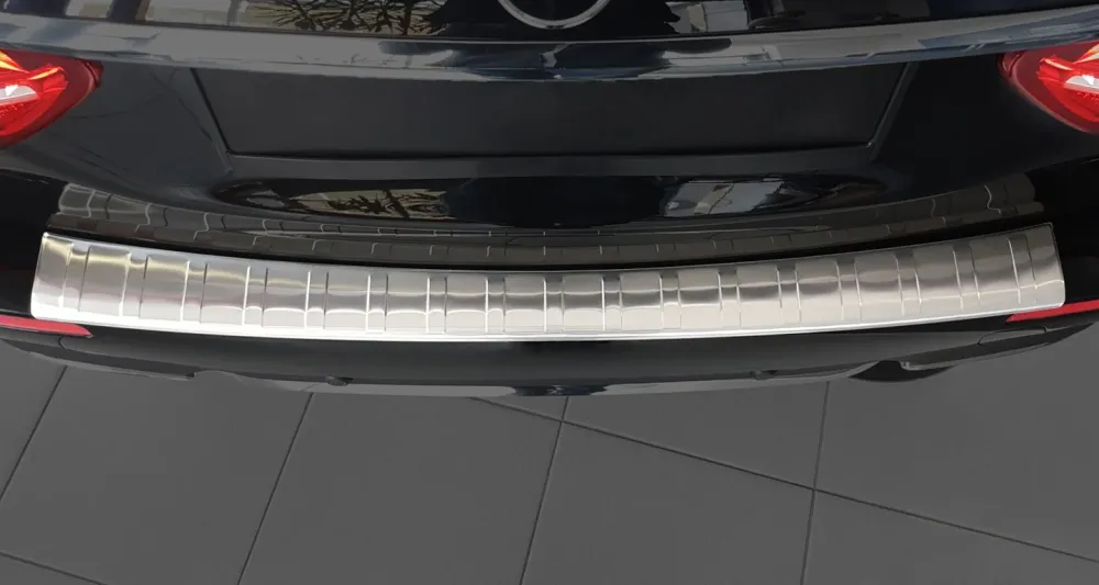 Bakfangerbeskytter Mercedes E (S213) Stasjonsvogn (2016-2023) – Rustfritt stål | Avisa